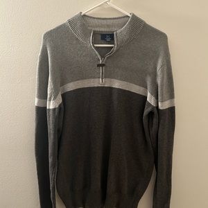 Grey pull over sweater 1/4 zip